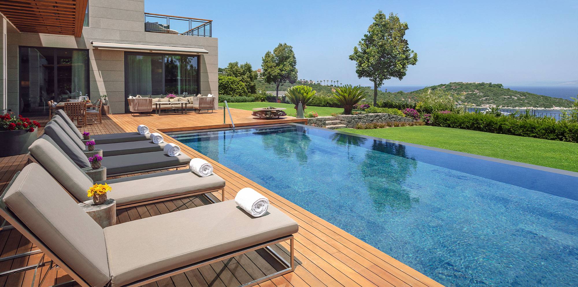 mo-roomterace_2000x993_fill